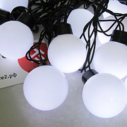 Гирлянда светодиодная белая с большими шарами 4 см (10 м, 40 ламп)