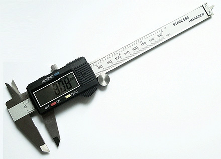 Цифровой штанген-циркуль 0-150 мм
