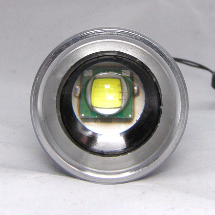 Фокусируемый фонарь 900 люмен на светодиоде CREE XM-L T6 кофе