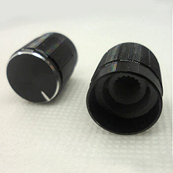 Ручка для переменных резисторов алюминиевая черная  ∅13 мм