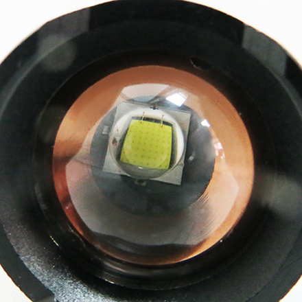 Небольшой фокусируемый фонарь 1000 люмен, CREE XM-L2